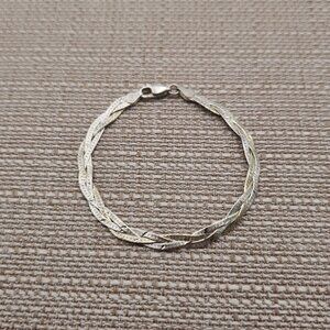 7 Inch Sterling Silver Tri Woven Chain Bracelet B356